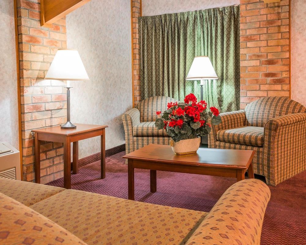 Rodeway Inn Coopersville Extérieur photo