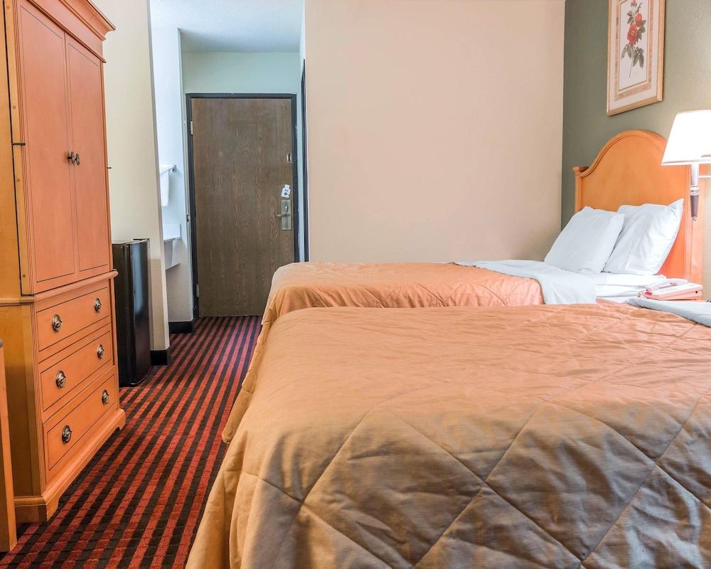 Rodeway Inn Coopersville Extérieur photo