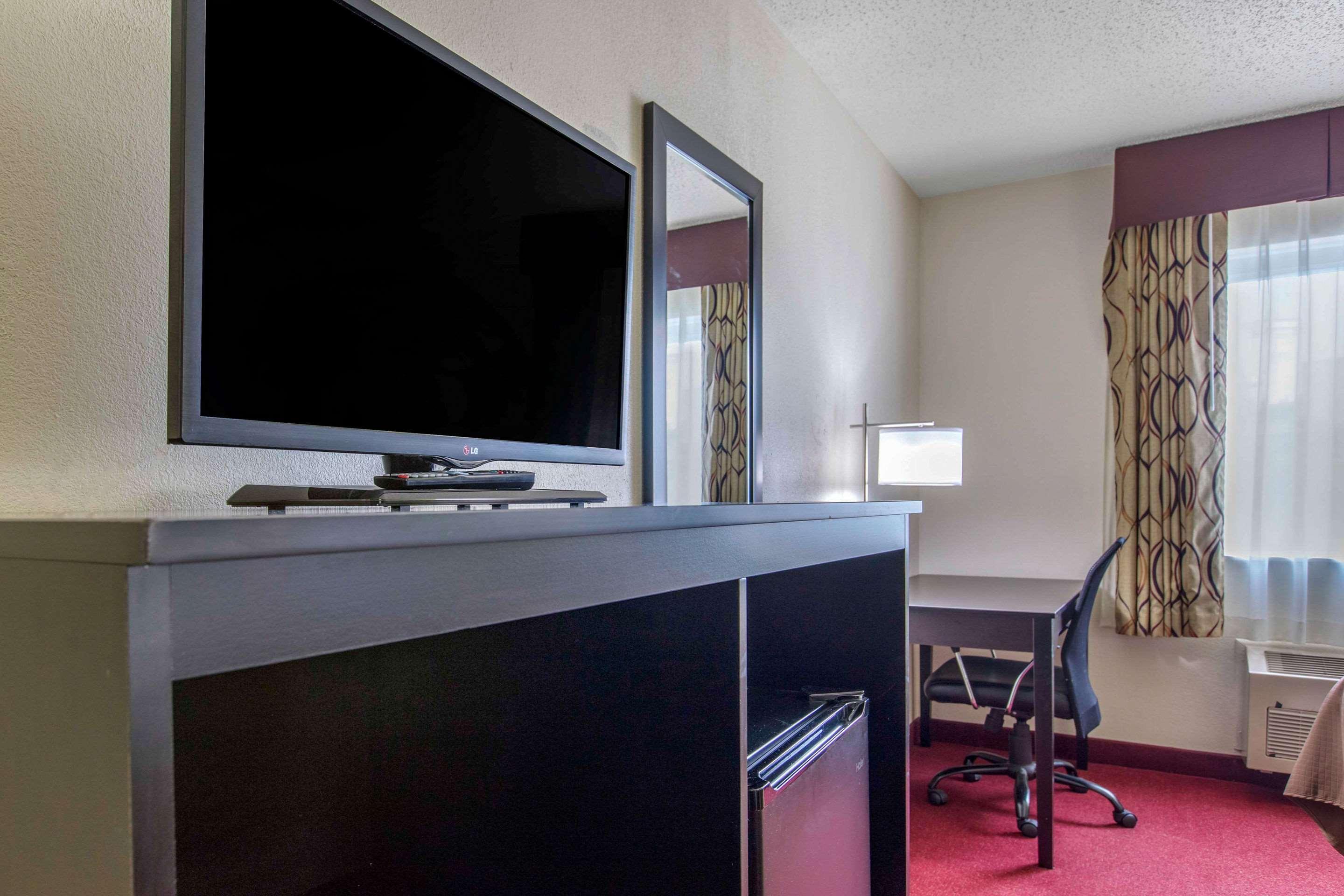 Rodeway Inn Coopersville Extérieur photo