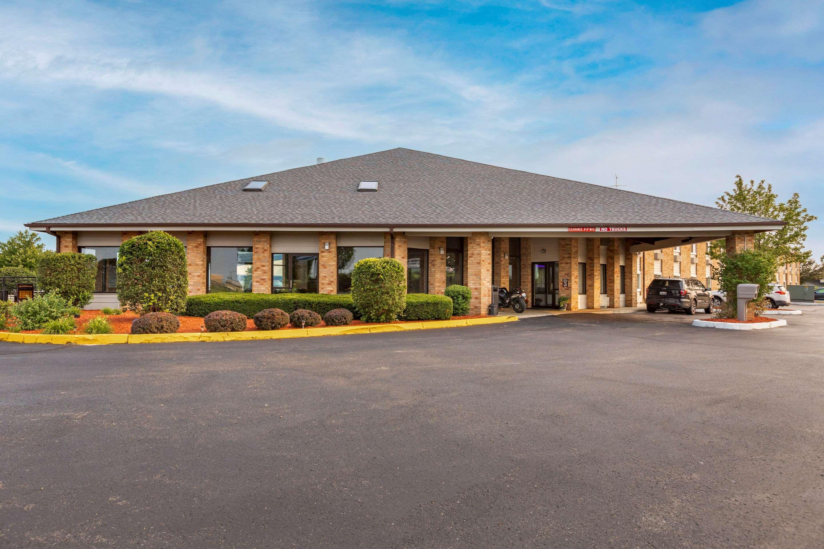 Rodeway Inn Coopersville Extérieur photo