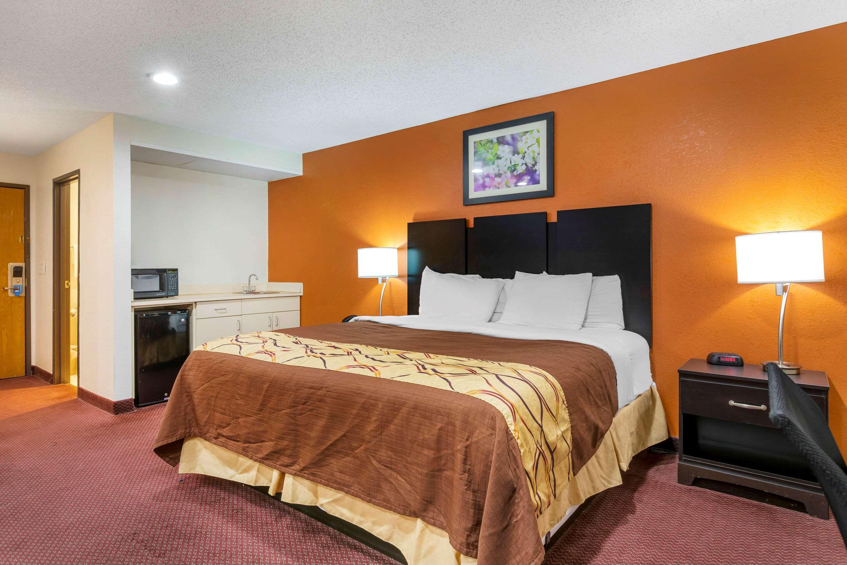 Rodeway Inn Coopersville Extérieur photo