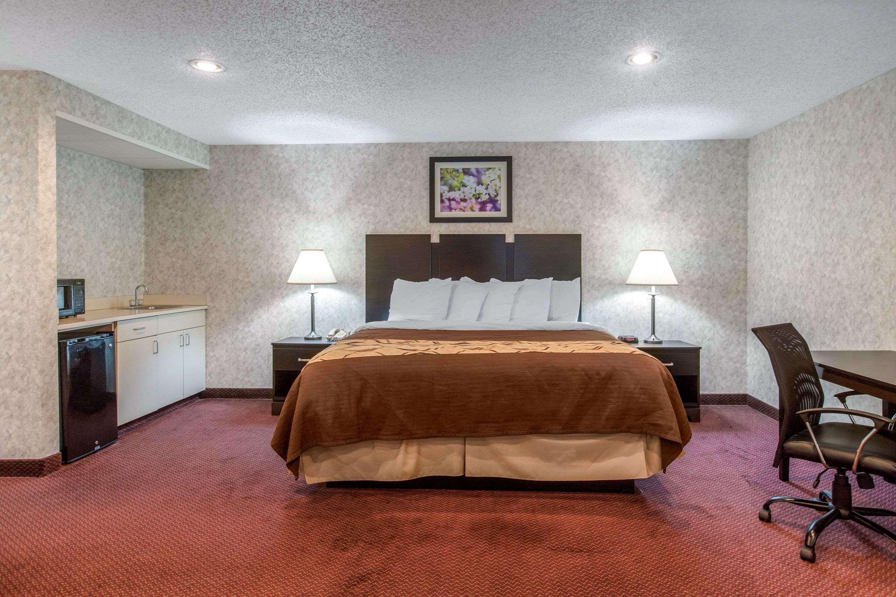 Rodeway Inn Coopersville Extérieur photo