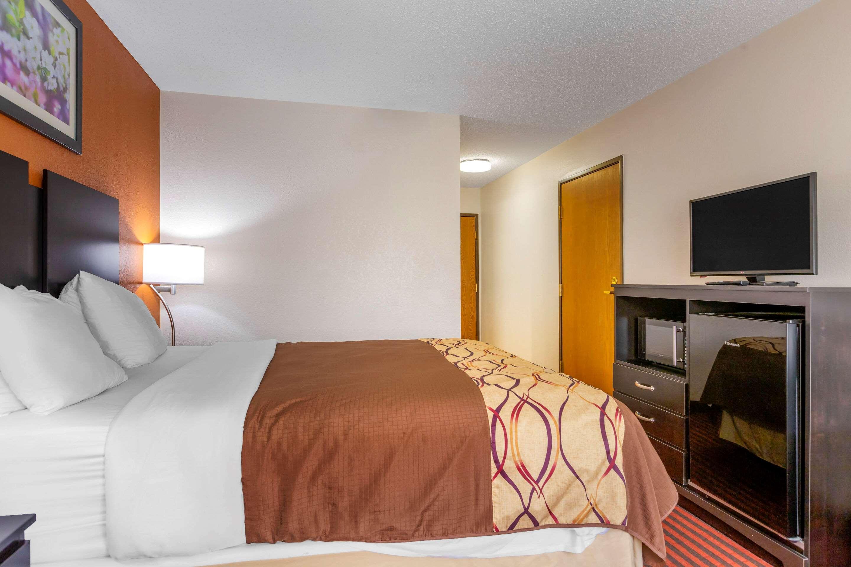 Rodeway Inn Coopersville Extérieur photo