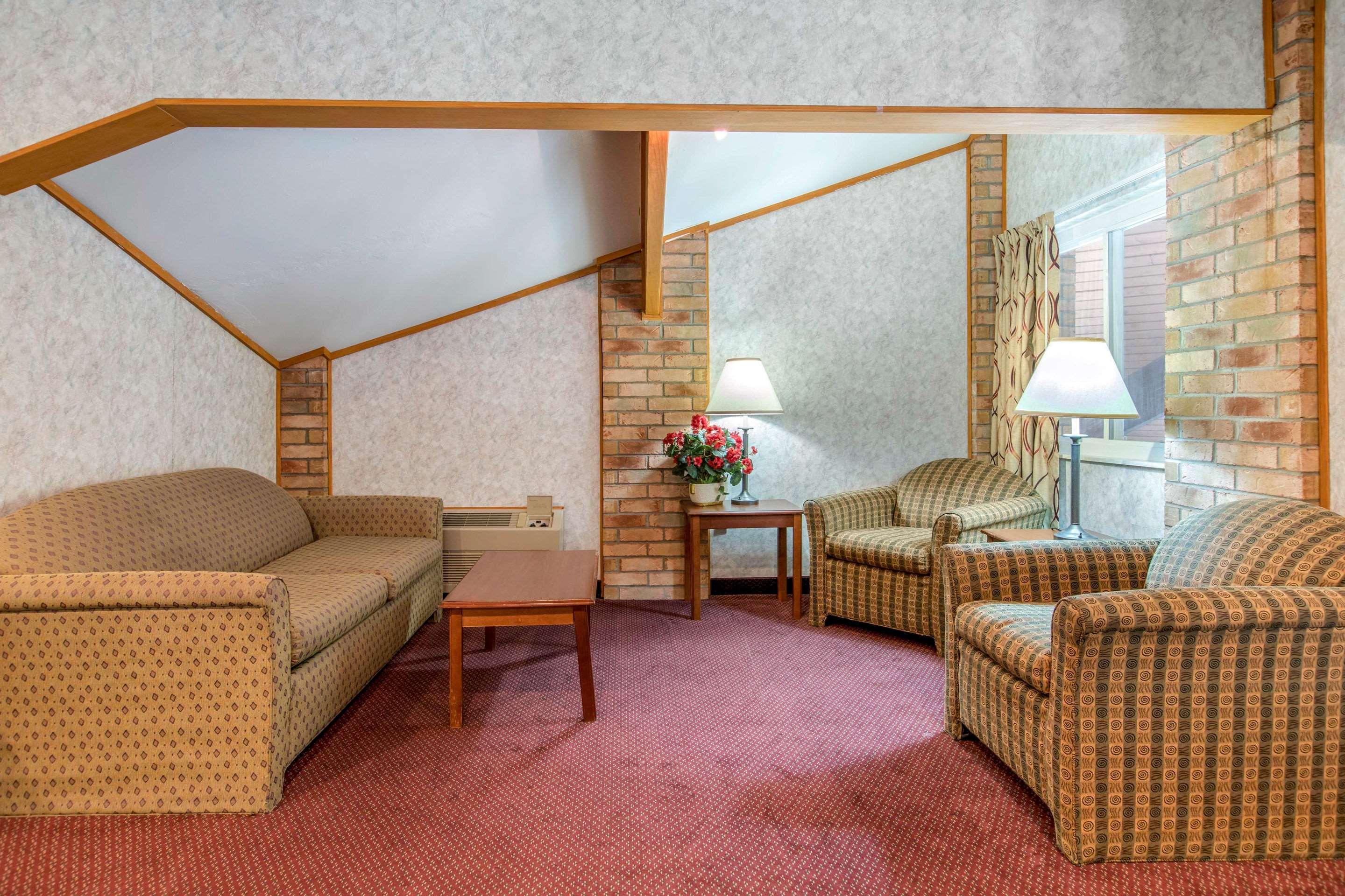 Rodeway Inn Coopersville Extérieur photo