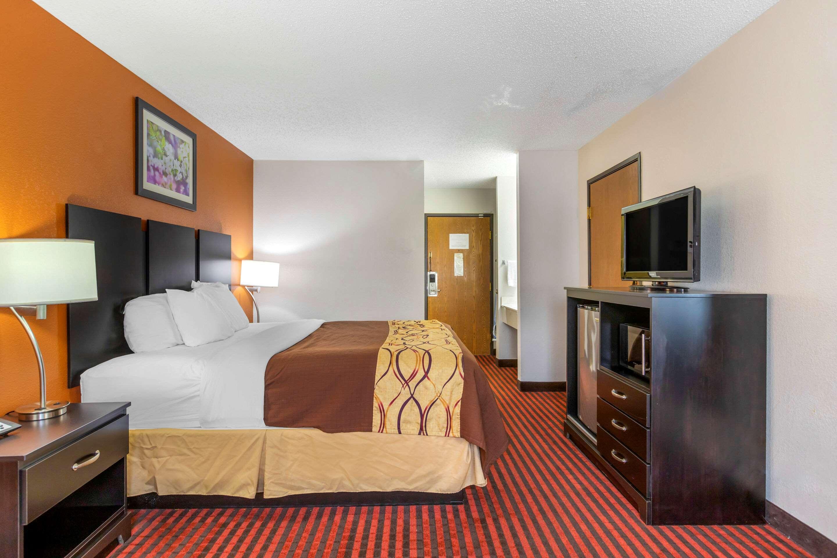 Rodeway Inn Coopersville Extérieur photo