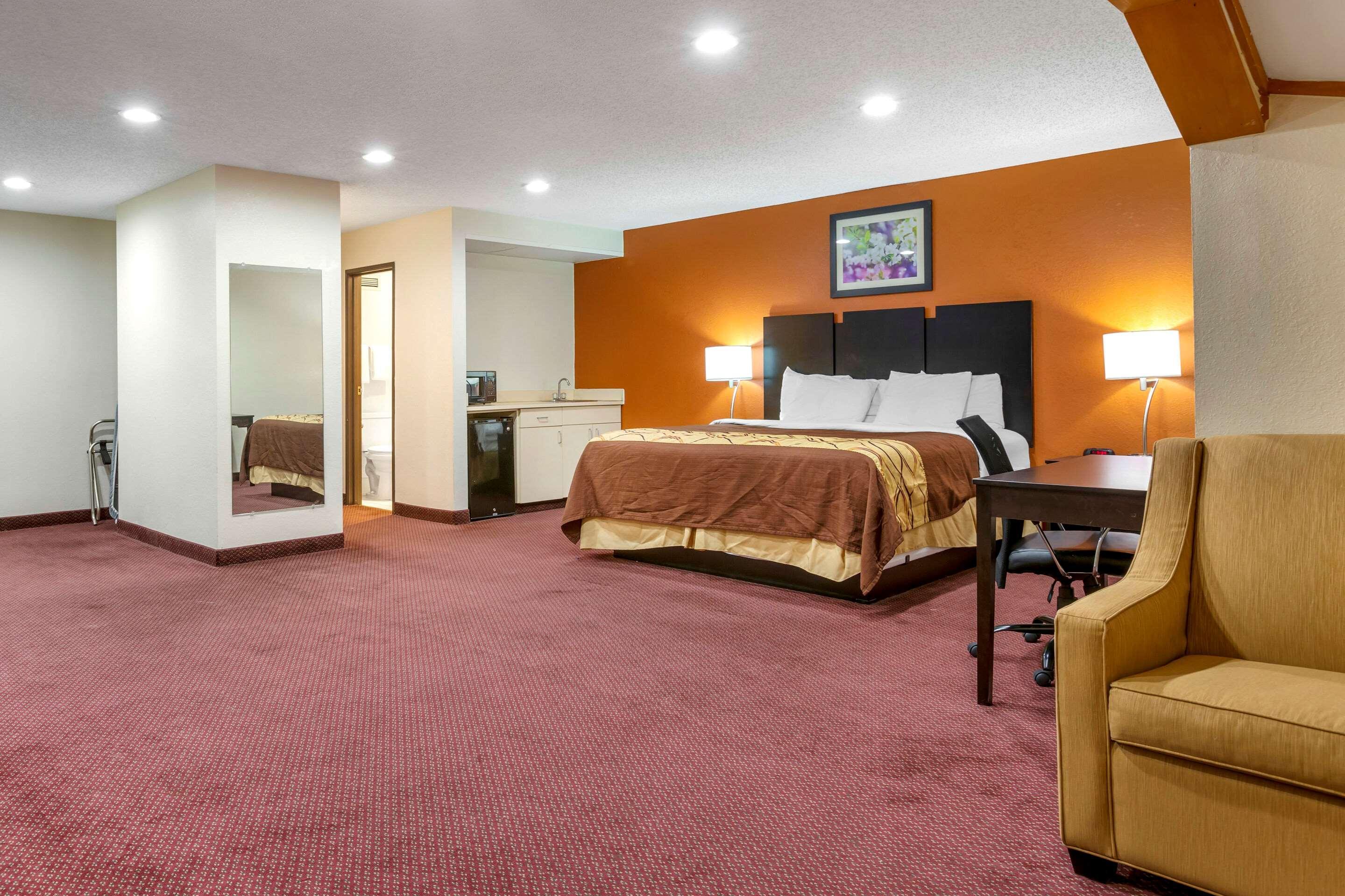 Rodeway Inn Coopersville Extérieur photo