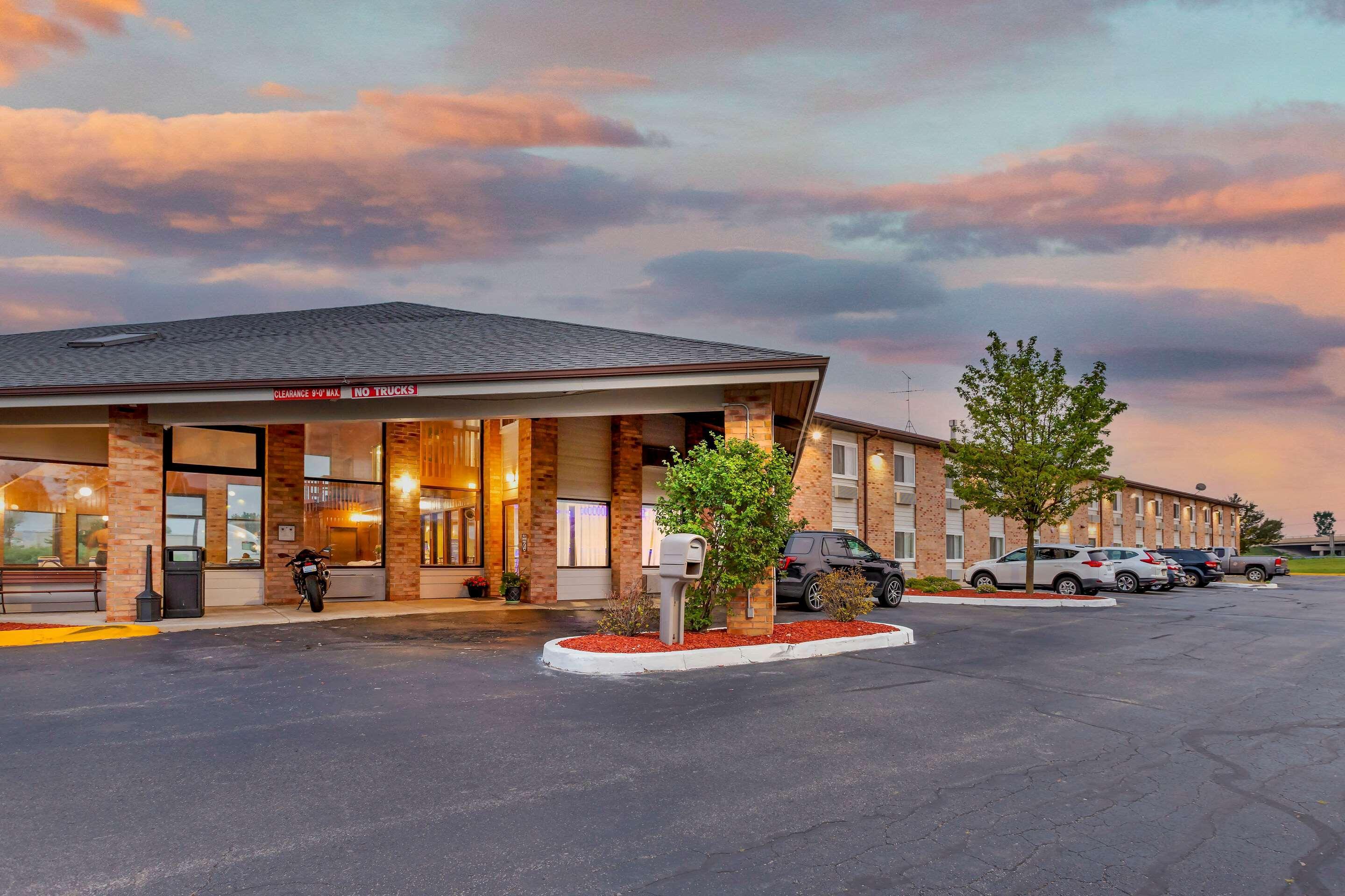 Rodeway Inn Coopersville Extérieur photo