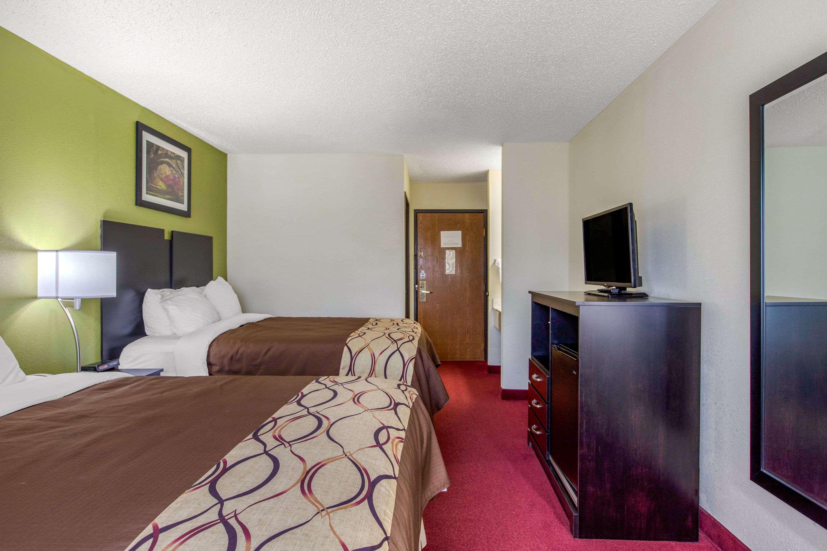 Rodeway Inn Coopersville Extérieur photo